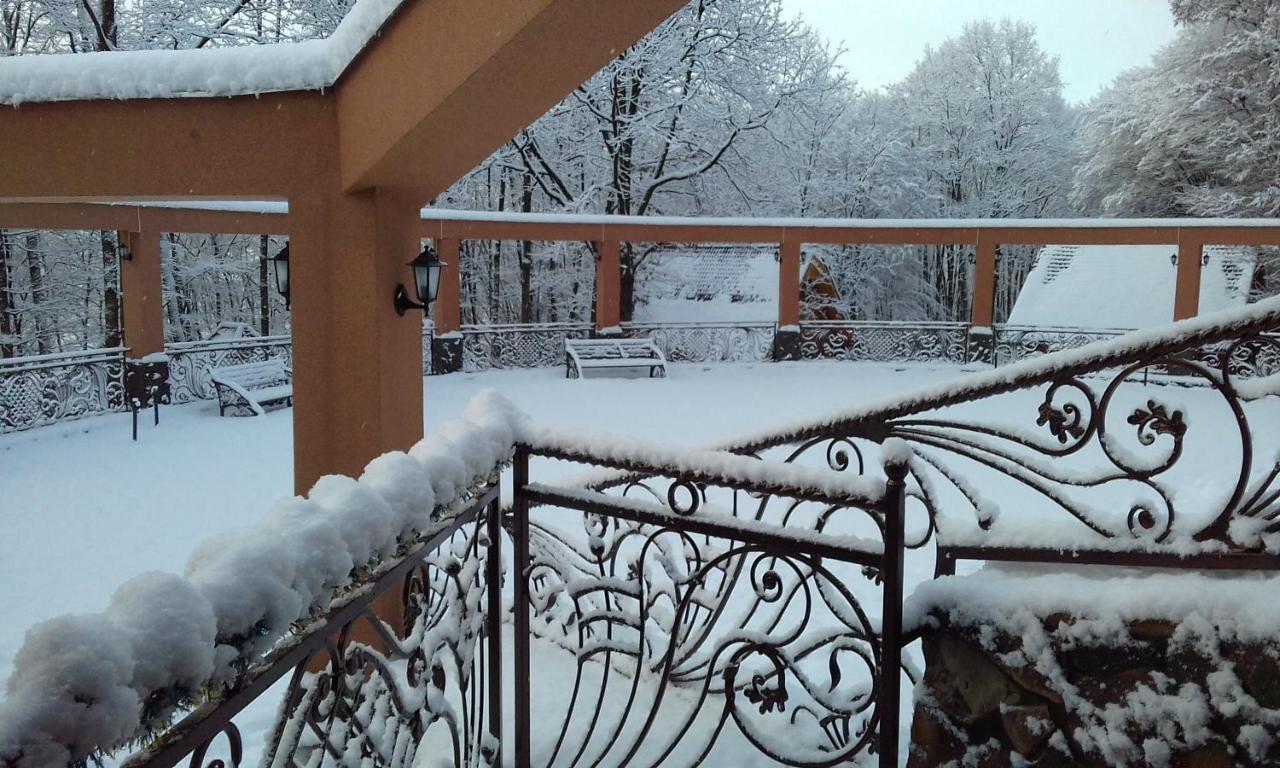 Zatyshok Hotel Svaleava Exterior foto
