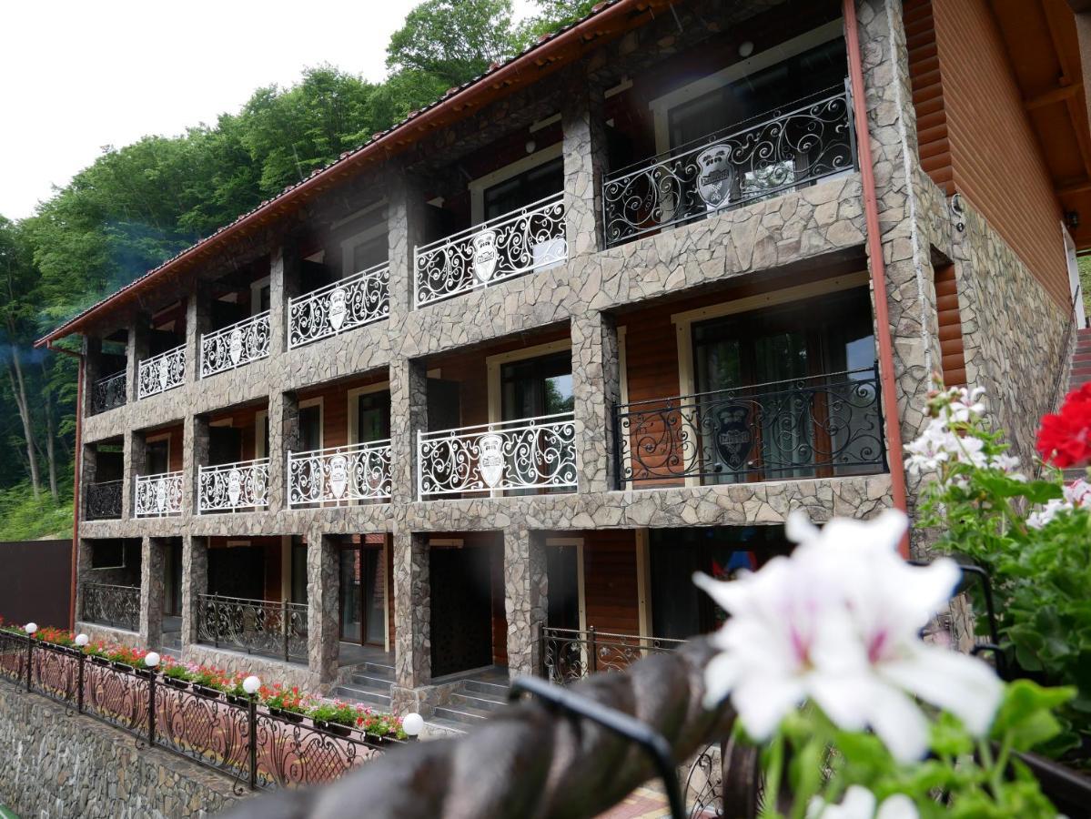Zatyshok Hotel Svaleava Exterior foto