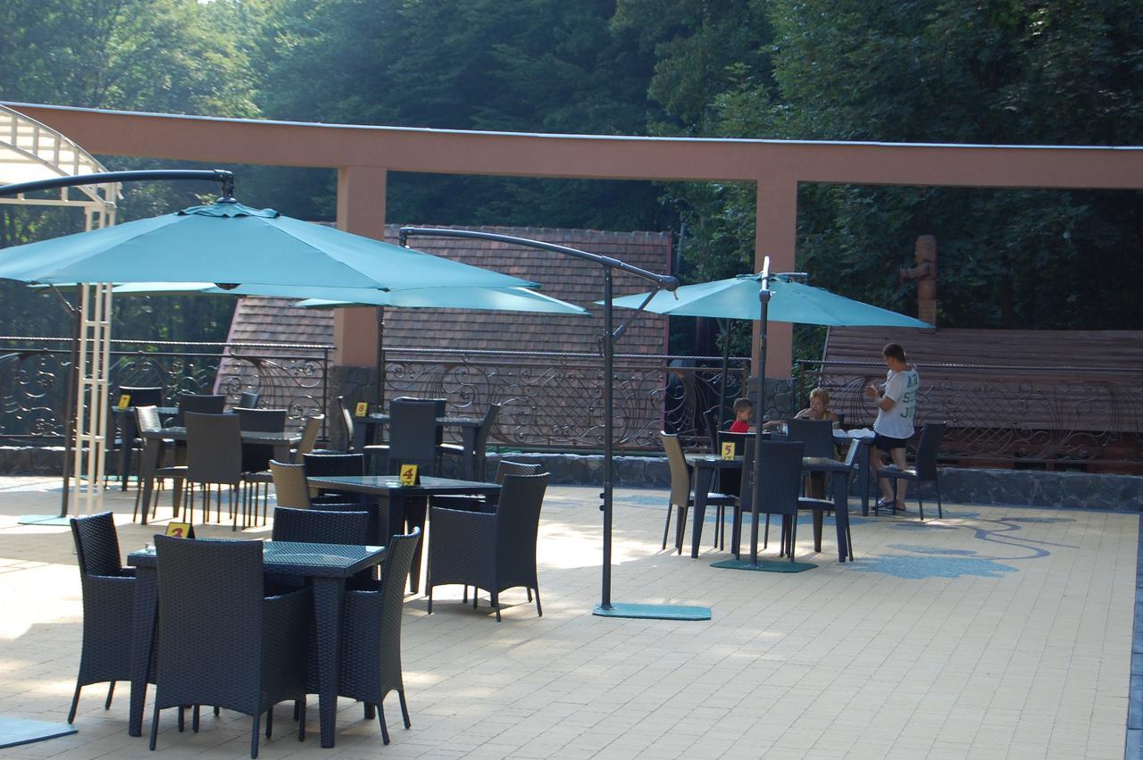 Zatyshok Hotel Svaleava Exterior foto