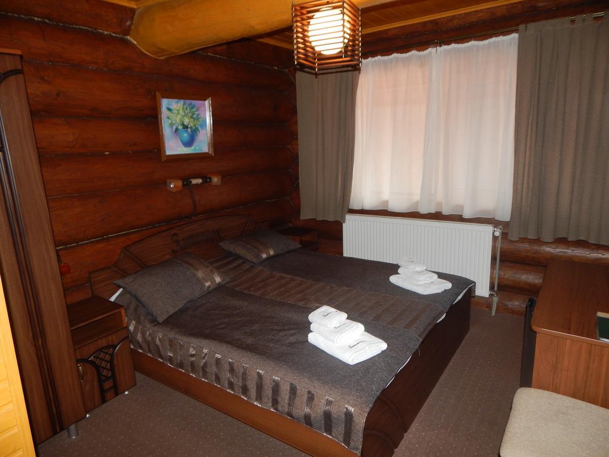 Zatyshok Hotel Svaleava Exterior foto