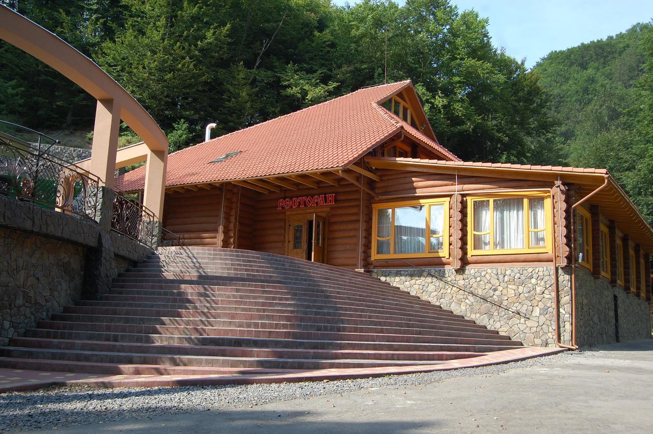 Zatyshok Hotel Svaleava Exterior foto
